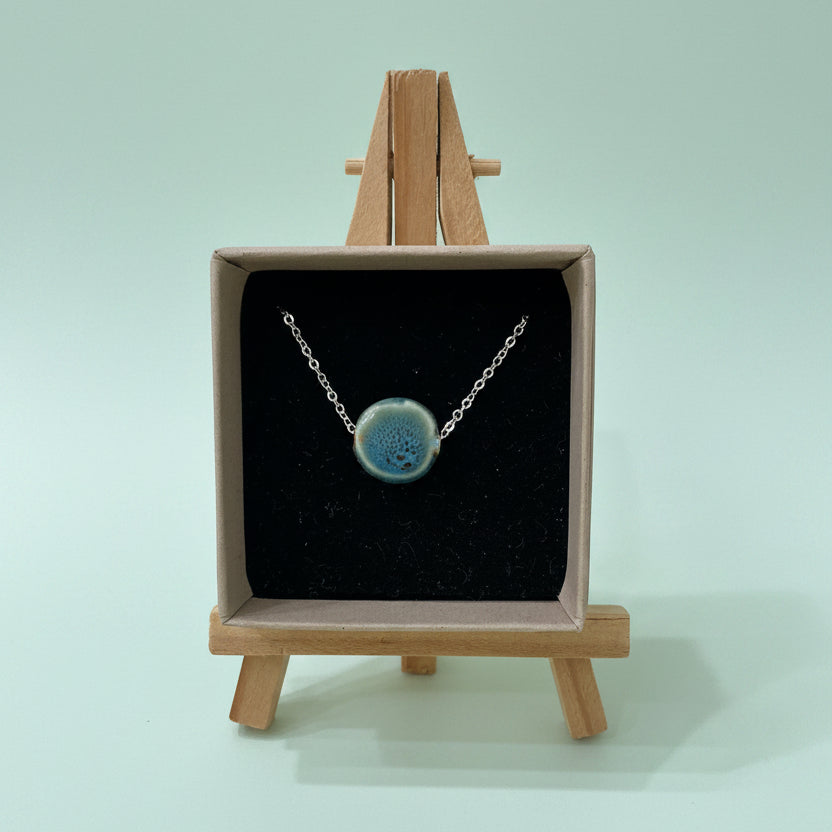 Collar 17